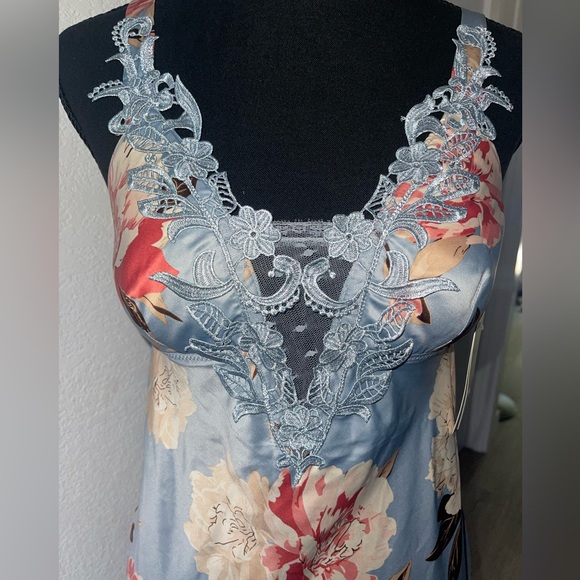 Stella Floral Empire Waist Lace and Satin Sleep Gown, Small - Picture 5 of 7